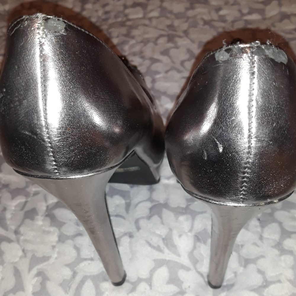 Silver Pumps - Picture 5 of 5